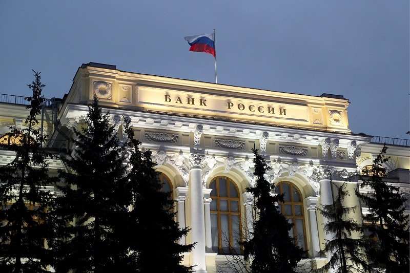 Зарплаты в России будут зачислять по номеру телефона. Это подарок аферистам?
