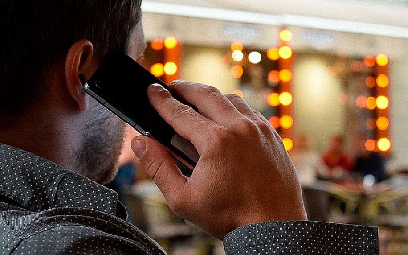 Почему нельзя давать позвонить незнакомым людям на улице. Появился новый развод