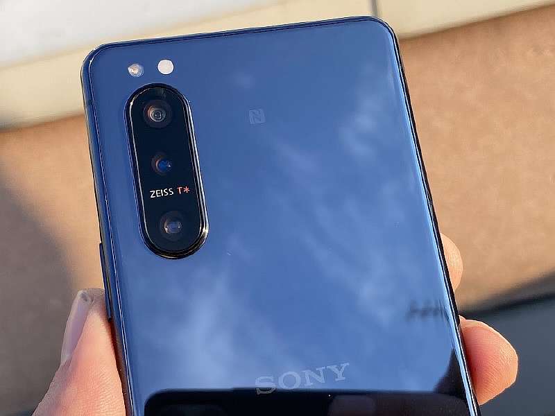 Sony опять удивляет. Компактный флагман c 120 Гц экраном, миниджеком, стереодинамиками, IP68 и топовым Snapdragon ?