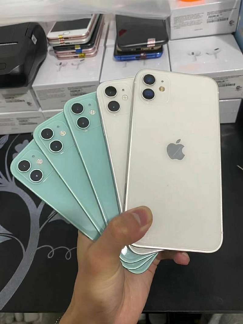 Китайцы научились делать из старых айфонов iPhone 12. Хитрый аксессуар стоит 160 рублей