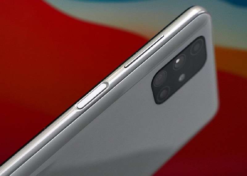 Это самый недооцененный Samsung Galaxy. Уникальный девайс выносит любые Xiaomi