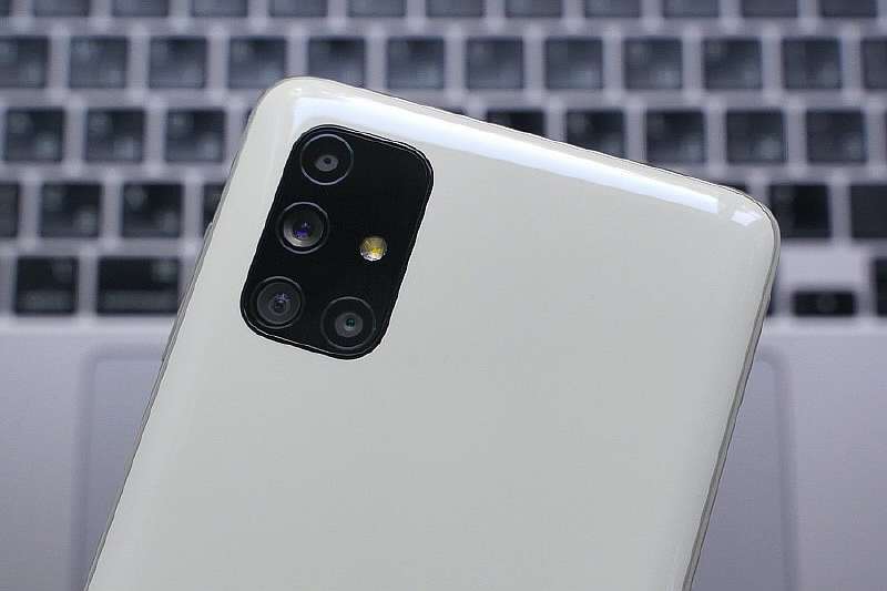 Это самый недооцененный Samsung Galaxy. Уникальный девайс выносит любые Xiaomi