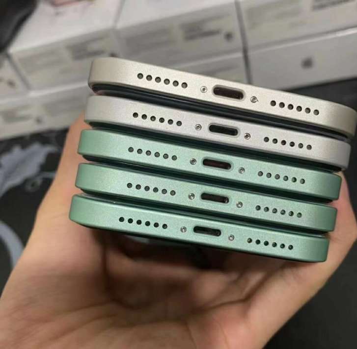 Китайцы научились делать из старых айфонов iPhone 12. Хитрый аксессуар стоит 160 рублей