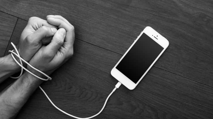 Зависимость от смартфона — зло. Как проверить себя и решить проблему