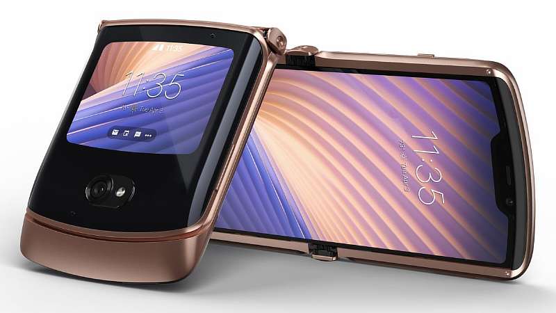 В России вышла раскладушка Motorola RAZR. Она стоит как два iPhone