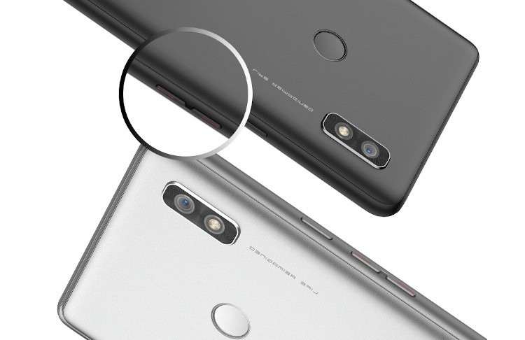 Вышел уникальный смартфон. Там черно-белый E-Ink экран, аудиофильский ЦАП и 5G