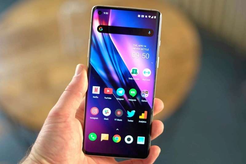 Sony избавляется от флагманов Xperia. Стоит брать прошлогодние модели по скидке?