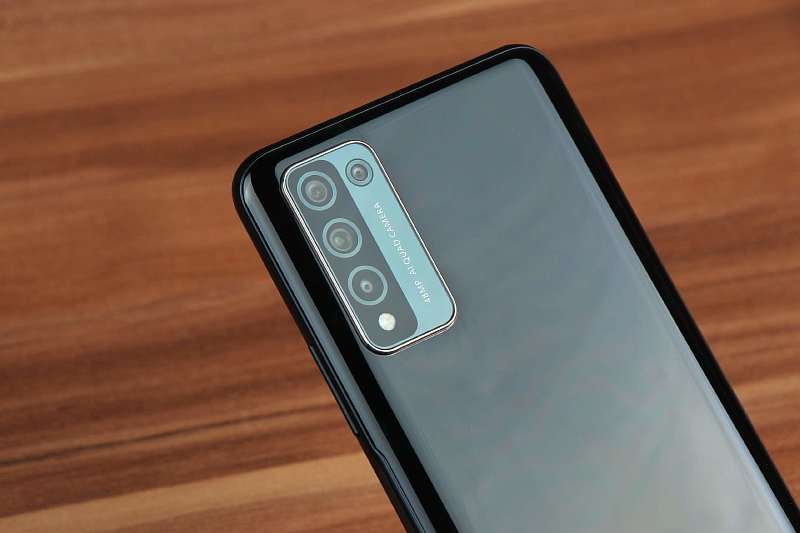 Эльдорадо избавляется от классного HONOR. Бюджетник с 128 ГБ, FullHD+, NFC, 5000 мАч и самой быстрой зарядкой