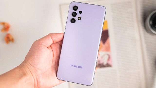 Этот Samsung Galaxy просто нельзя брать. Однозначно худшая модель корейского бренда