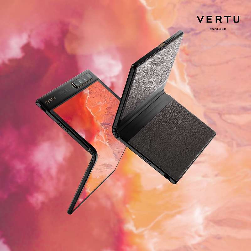 Vertu выпустила свой первый складной смартфон. Это позорище за 7000$