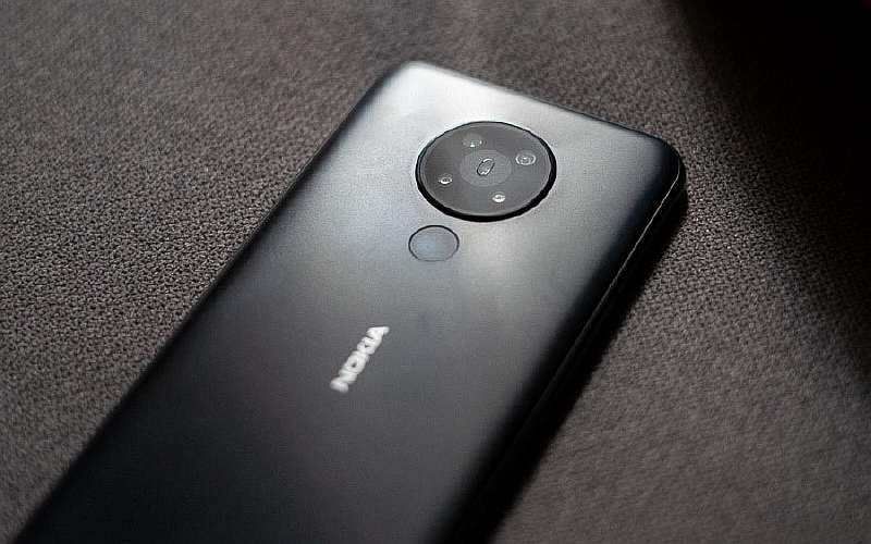 Про эту Nokia все забыли. Зря, отличный девайс отдают за копейки