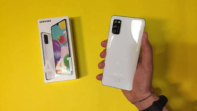 Этот Samsung Galaxy просто нельзя брать. Однозначно худшая модель корейского бренда
