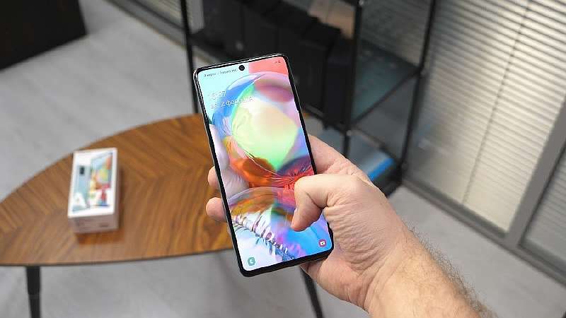 Шикарный Samsung Galaxy A71 подешевел перед уходом с рынка. Надо брать!