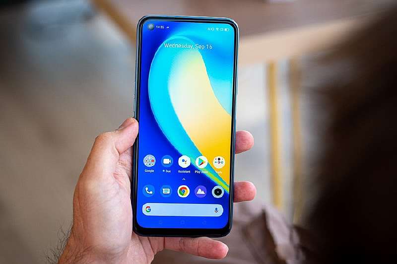 По скидке отдают убийцу Xiaomi. 8/128 ГБ, AMOLED, реактивная зарядка 65-Ватт, NFC и 300000 AnTuTu за 19 тысяч!