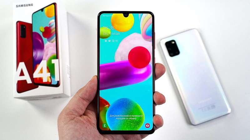 Этот Samsung Galaxy просто нельзя брать. Однозначно худшая модель корейского бренда