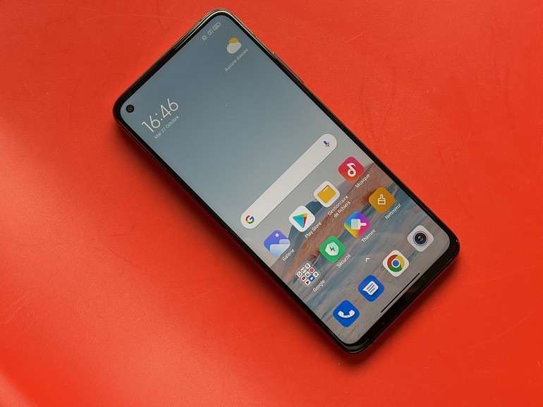 Народный флагман Xiaomi начали продавать на 15 тысяч рублей дешевле