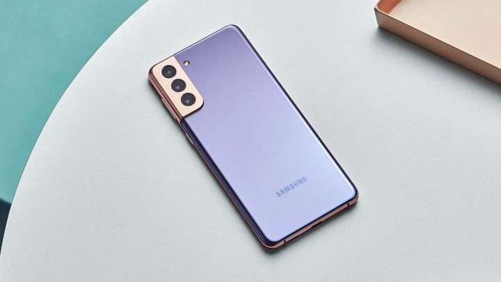 Эльдорадо избавляется от флагмана Samsung Galaxy с подарком и большой скидкой. Забирайте, пока есть в наличии