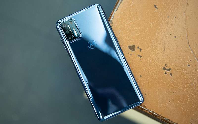 Motorola отдает по скидке идеальный бюджетник. 300000 AnTuTu, 128 ГБ, NFC, 5000 мАч и быстрейшая зарядка