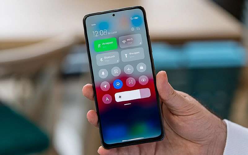 Флагман Xiaomi сливают за 22 тысячи. AMOLED 120 Гц, 723000 AnTuTu, 4520 мАч и Bluetooth-наушники в подарок!