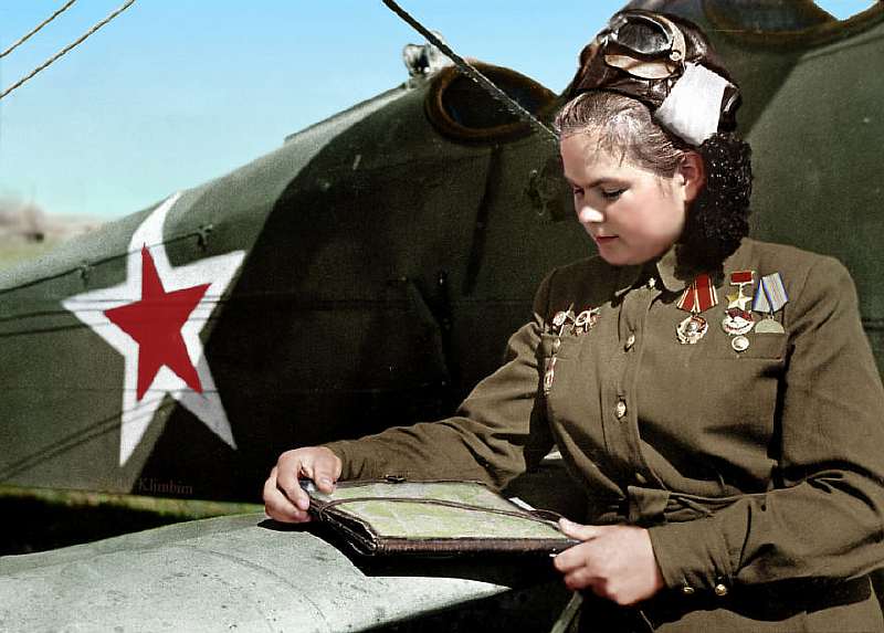История оживает в цвете! Посмотрите, какие чудеса творит со старинными фотографиями мастерица из России