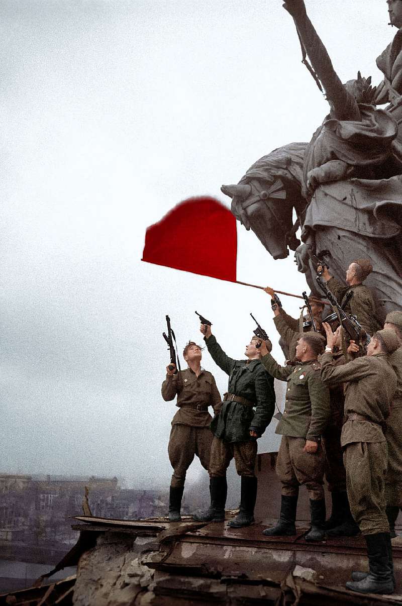 История оживает в цвете! Посмотрите, какие чудеса творит со старинными фотографиями мастерица из России