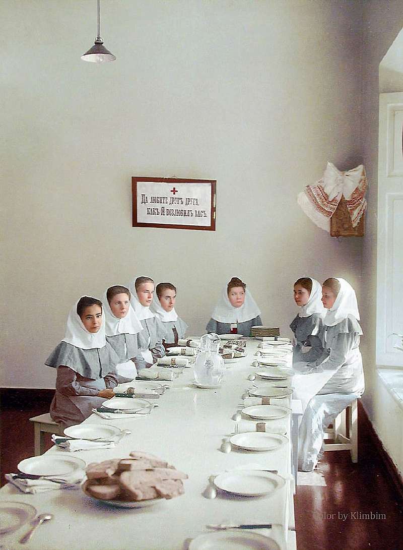 История оживает в цвете! Посмотрите, какие чудеса творит со старинными фотографиями мастерица из России