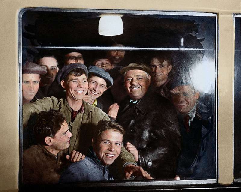 История оживает в цвете! Посмотрите, какие чудеса творит со старинными фотографиями мастерица из России