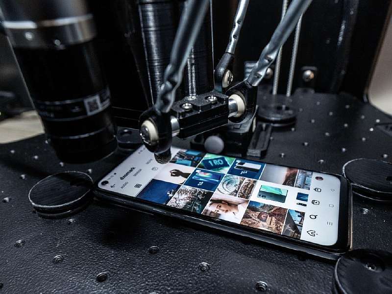 Десятка самых автономных смартфонов. Хит Samsung Galaxy, iPhone 12 и другие девайсы со зверским аккумулятором