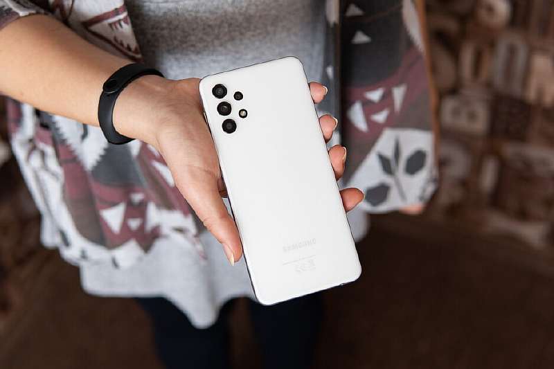 В МТС суперскидка на новый хит Samsung Galaxy. Удачная модель с SuperAMOLED экраном, NFC и аккумулятором 5000 мАч