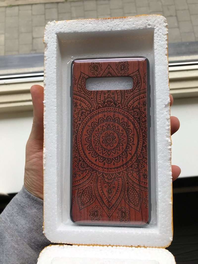 Нашли лучшие чехлы для Xiaomi и Samsung Galaxy. Сделаны из дерева и стоят копейки