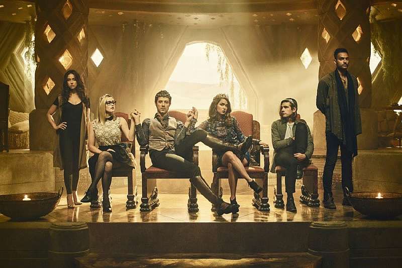 15 лучших фэнтези сериалов, от которых нереально оторваться