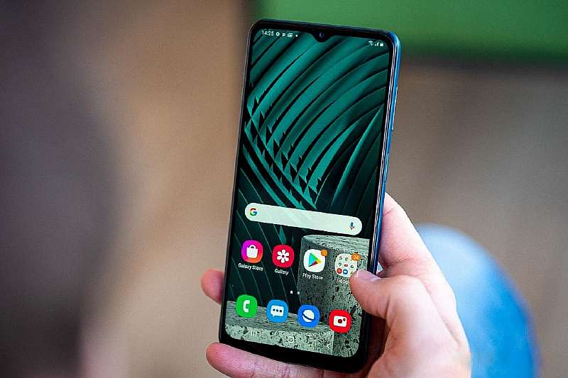 Этот Samsung Galaxy – лучший бюджетник бренда. Девайс сливают по исторически низкой цене в МТС