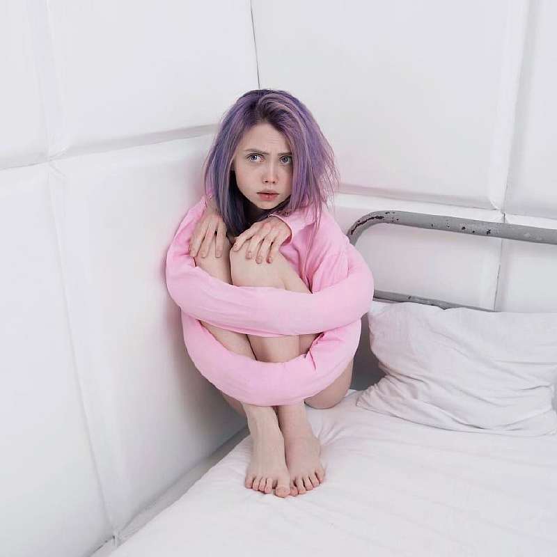 Девушка из России собрала 4.5 миллиона подписчиков в Instagram, делая удивительные фотографии без всякого фотошопа