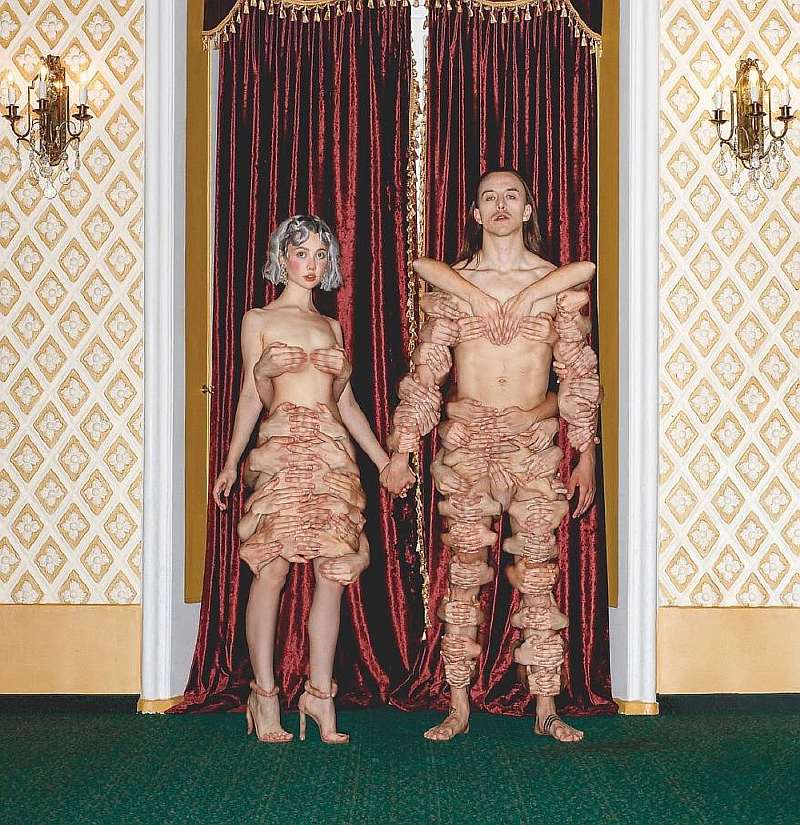 Девушка из России собрала 4.5 миллиона подписчиков в Instagram, делая удивительные фотографии без всякого фотошопа