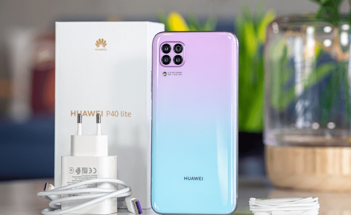 Народный флагман Huawei начали продавать дешевле 14 тысяч рублей. Брать или нет?