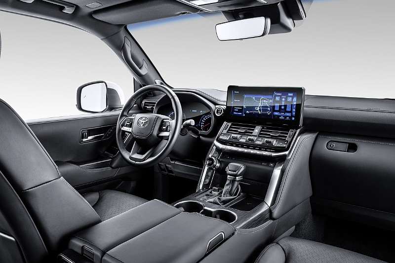 Toyota представила новый Land Cruiser 300. Фото и видео легендарного внедорожника
