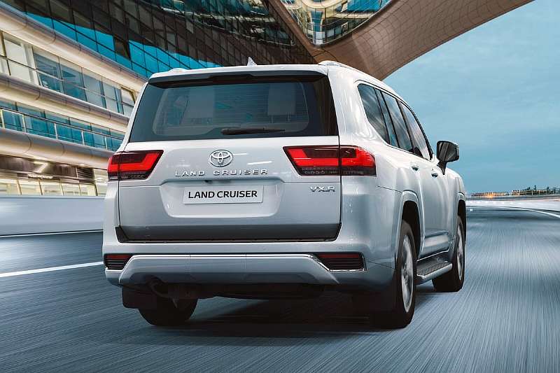Toyota представила новый Land Cruiser 300. Фото и видео легендарного внедорожника