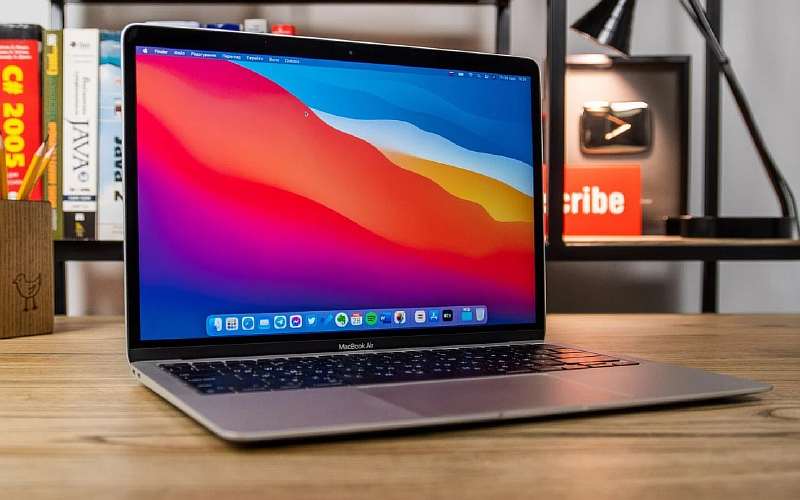 Apple MacBook SE