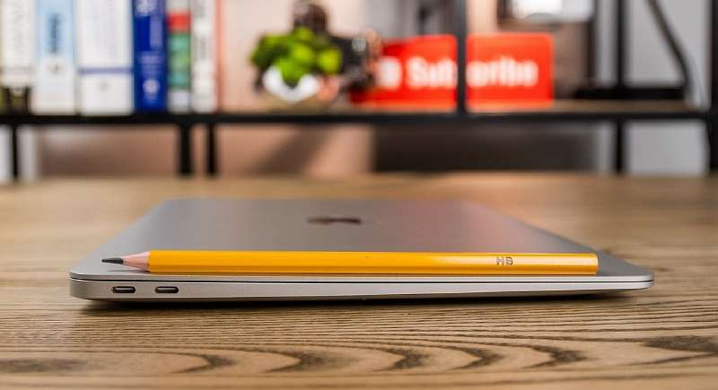 MacBook Air на чипе M1 тотально подешевел. Официальная распродажа в Связном