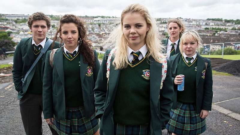 15 лучших сериалов про школу, которые показывают жизнь современных подростков