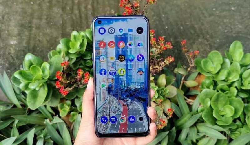Новый хит Realme приехал в Россию. И сразу – мощнейшая скидка