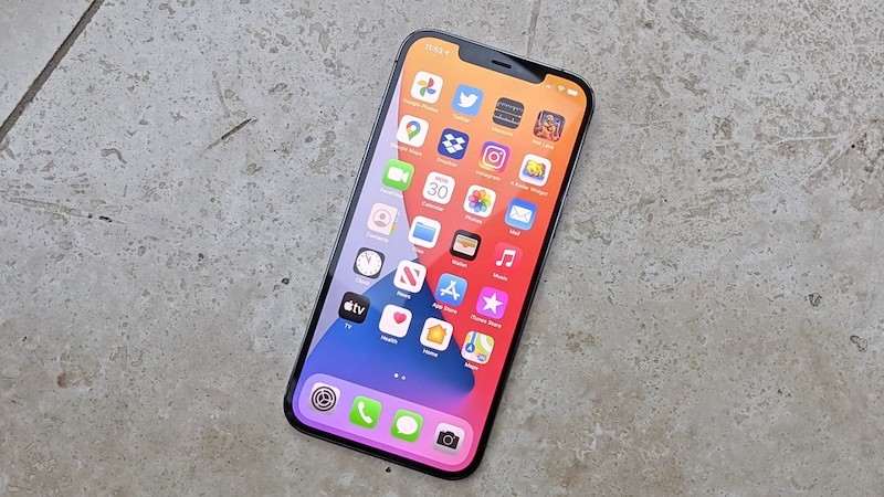 iPhone 13 сможет звонить без связи и мобильных операторов. Это революция
