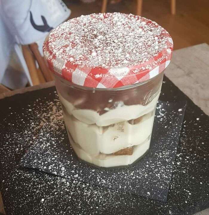 Пицца в шинах и мясная Барби: 25 непрактичных ресторанных блюд (фото)
