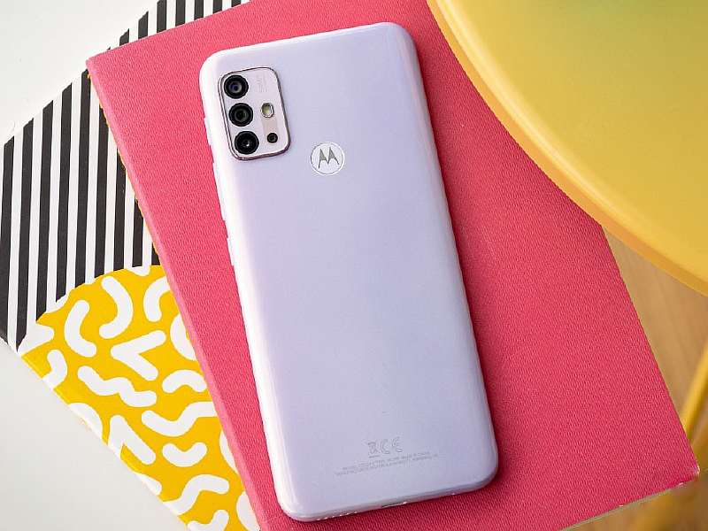 В Россию приехал сбалансированный Moto G30. Это альтернатива надоевшим Samsung Galaxy и Xiaomi