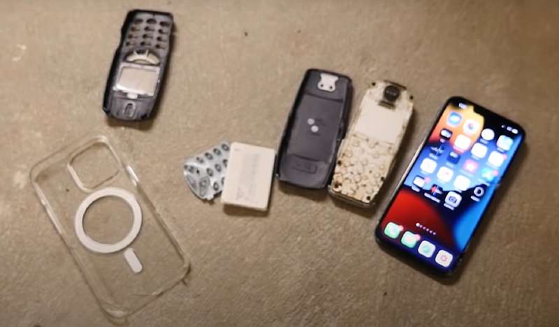 Кто крепче: iPhone 13 или легендарная Nokia 3310? Смотрим суровый краш-тест