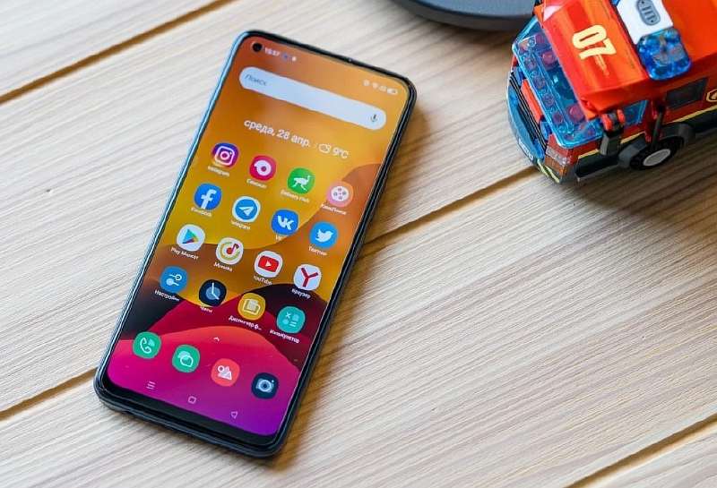 Realme 8 Pro рухнул в цене. Этот смартфон не стоит недооценивать