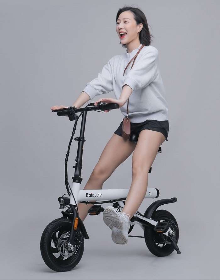 Xiaomi сделала городской электровелосипед. Полноценный транспорт стоит как дешевые смартфоны бренда