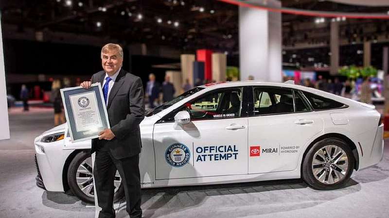 Водородная Toyota побила рекорд пробега на одном баке. Электрокары такому позавидуют!