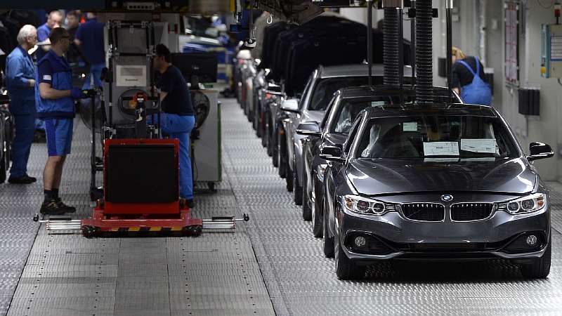 Немецкие автомобильные компании разоряются из-за нехватки чипов. Российские также пострадали