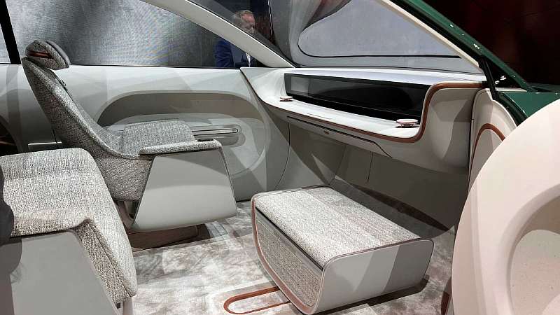 Hyundai сделала электрический-внедорожник без руля, но с салоном как в гостиной